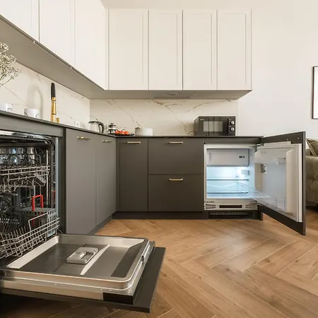 Astor By Fragola Apartment
